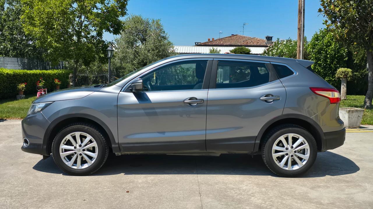 Nissan Qashqai 1.5 dCi DPF Tekna