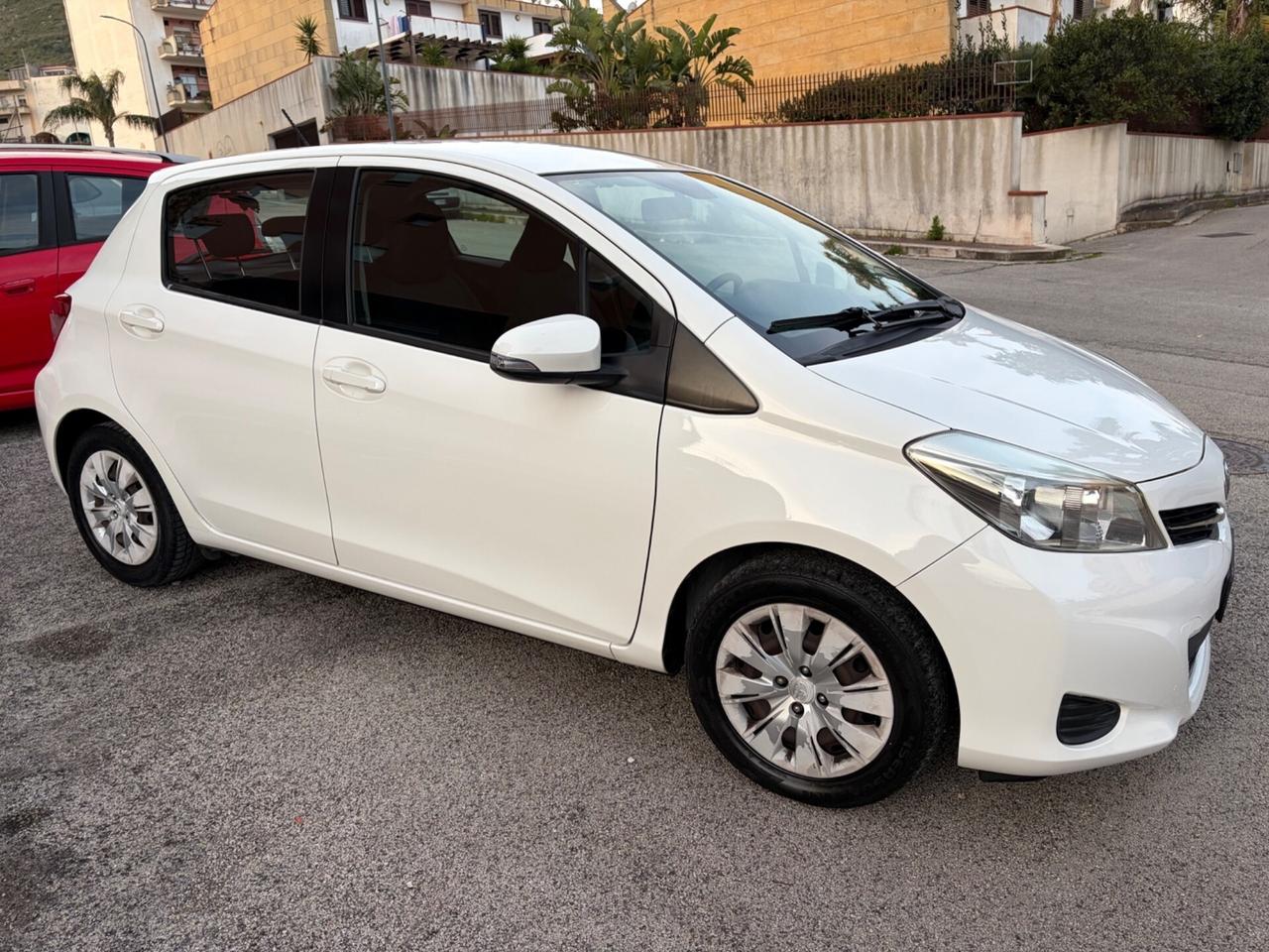 Toyota Yaris 1.0 benz unico proprietario