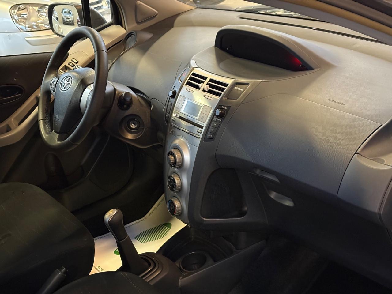 Toyota Yaris 1.0 5 porte Sol