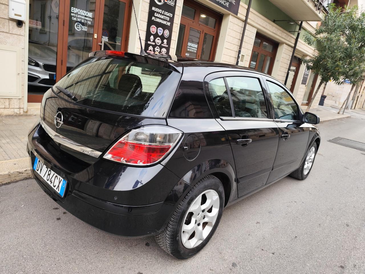 Opel Astra 1.7 CDTI 110CV COSMO BERLINA