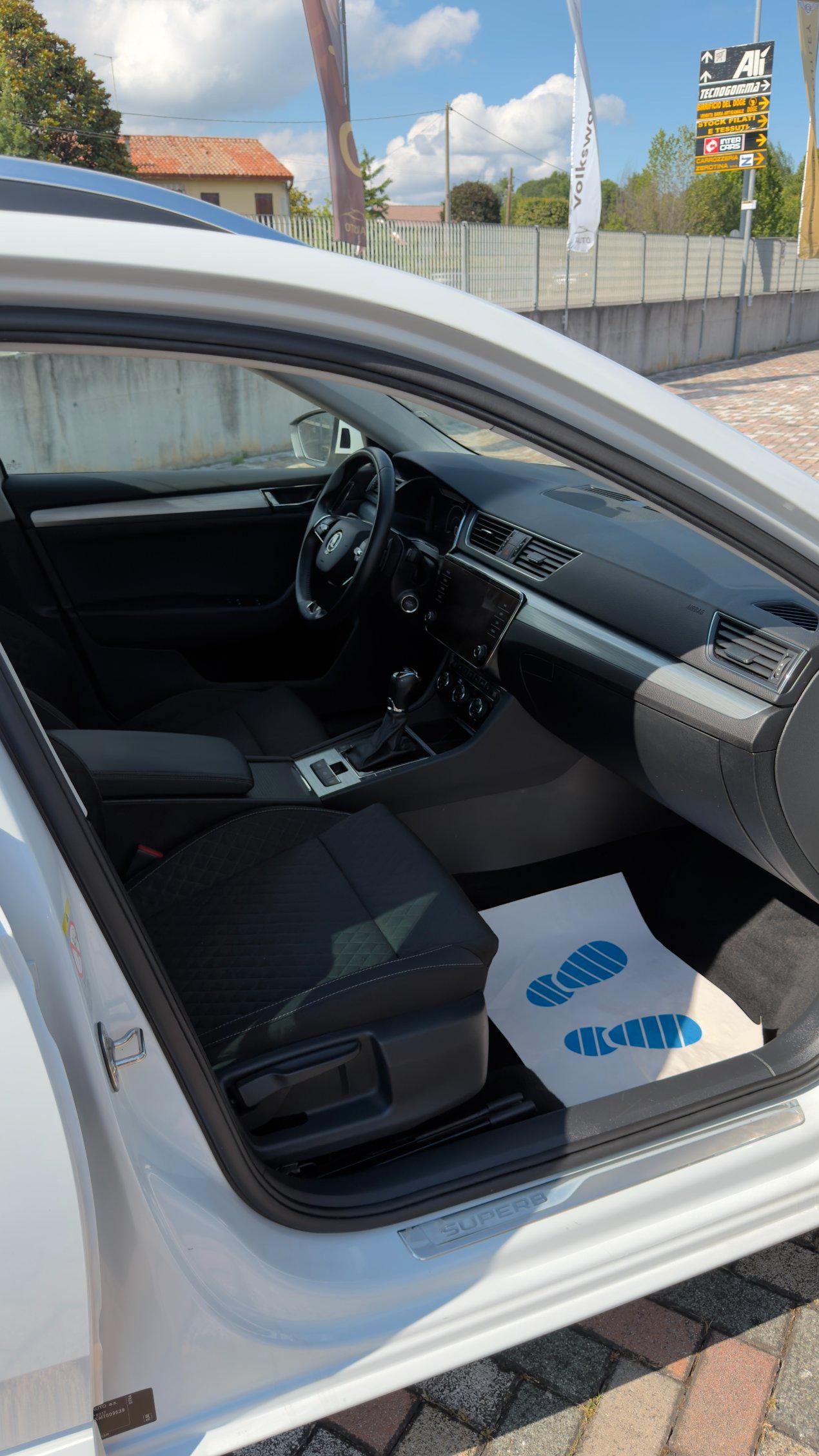 Skoda Superb Wagon 2.0 tdi evo Executive 122cv dsg