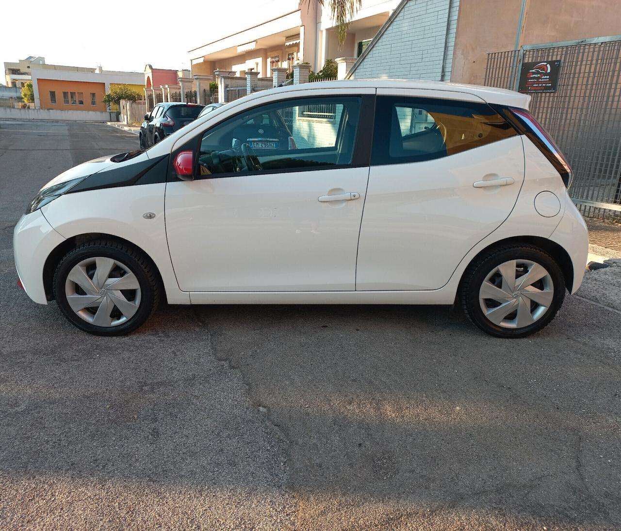 Toyota Aygo 1.0 VVT-i 69 CV 5 porte x-play km 44000