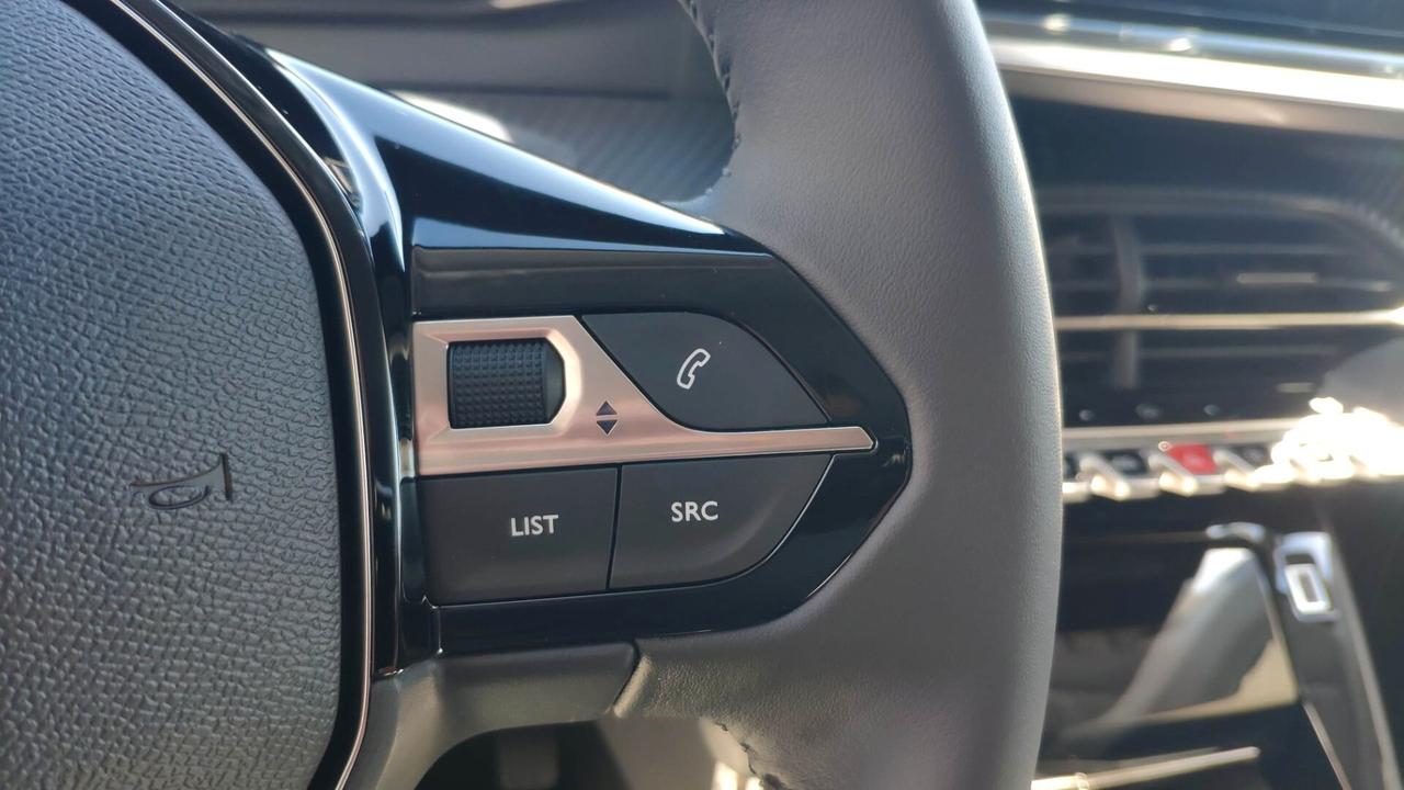 Peugeot 208 Allure 1200 Benz 100 CV Km0