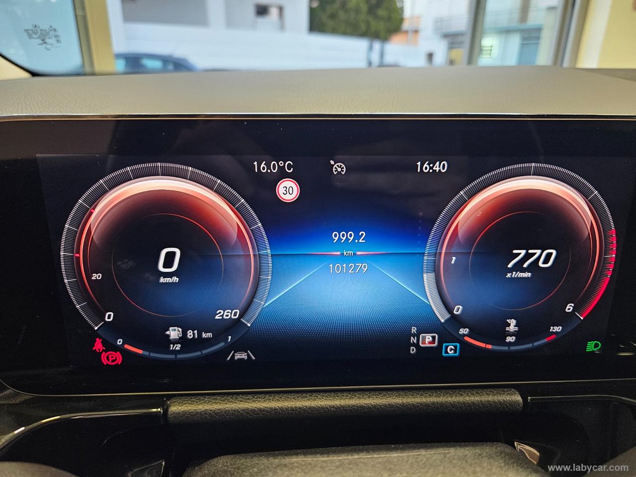 MERCEDES-BENZ GLA 180 d Automatic Business Extra