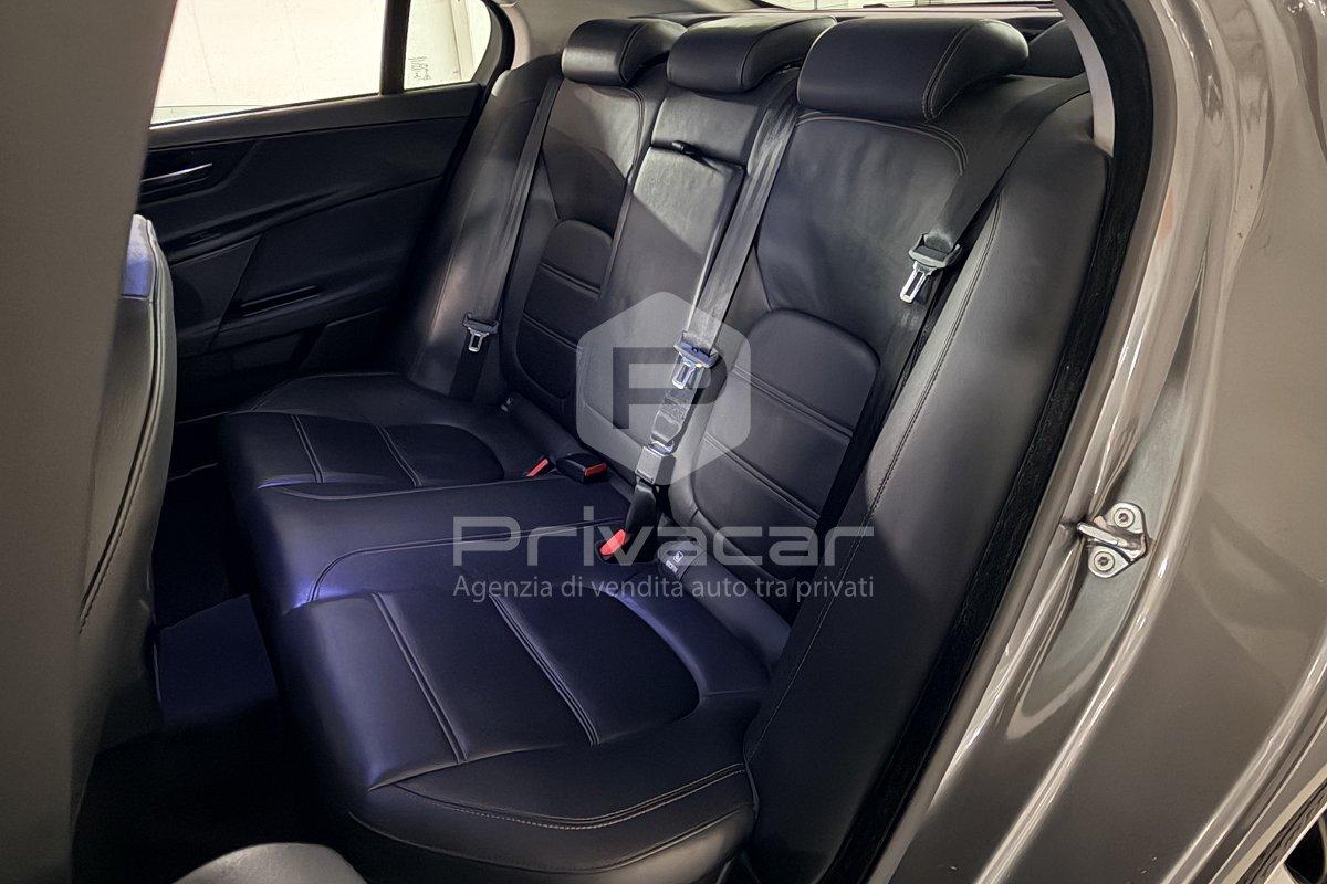JAGUAR XE 2.0 D Turbo 180CV aut. Pure Business Edition