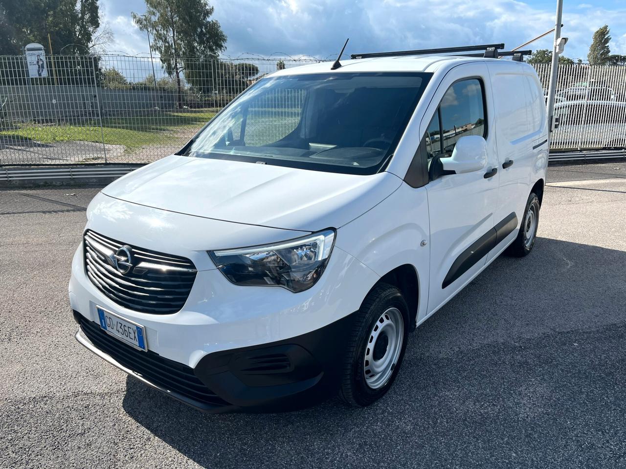 Opel Combo 1.2 Turbo Edition