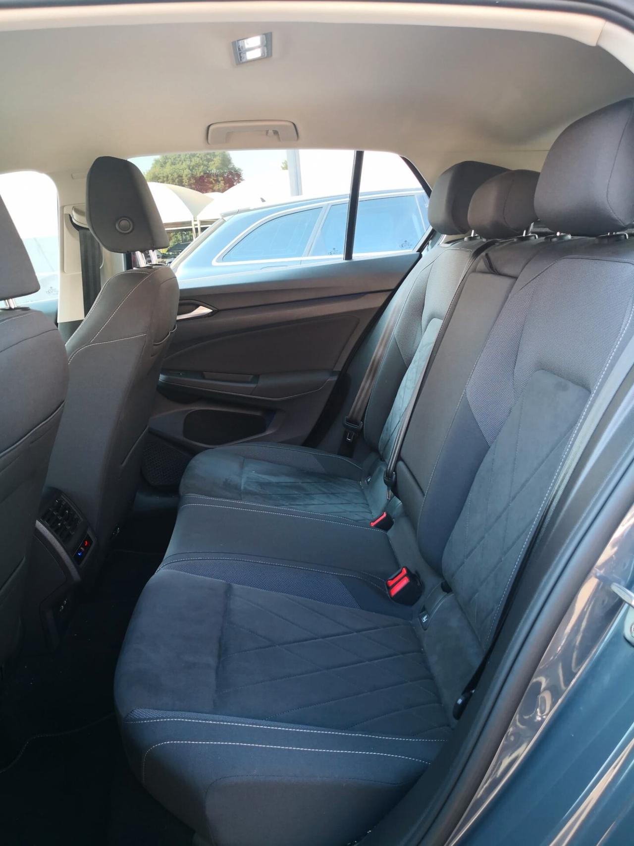 Volkswagen Golf 2.0 TDI 115CV Style **TELECAMERA**FULL LED**CAR PLAY**