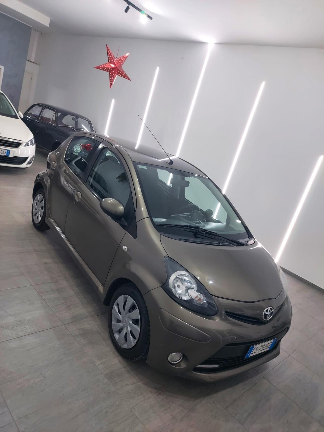 Toyota Aygo 1.0 12V VVT-i 5 porte Cool Soda Connect MMT
