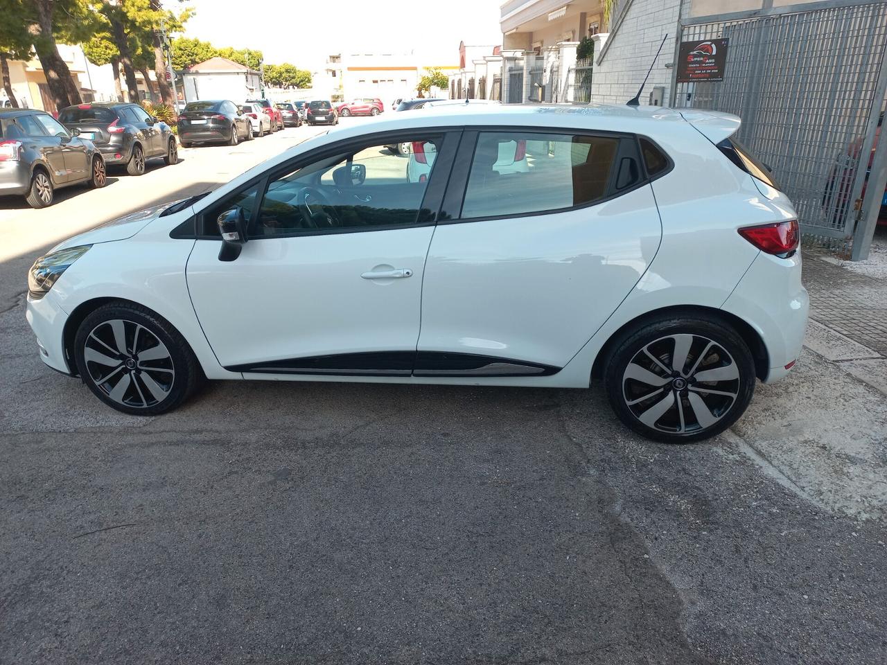 Renault Clio dCi 8V 75 CV 5 porte Moschino Intens