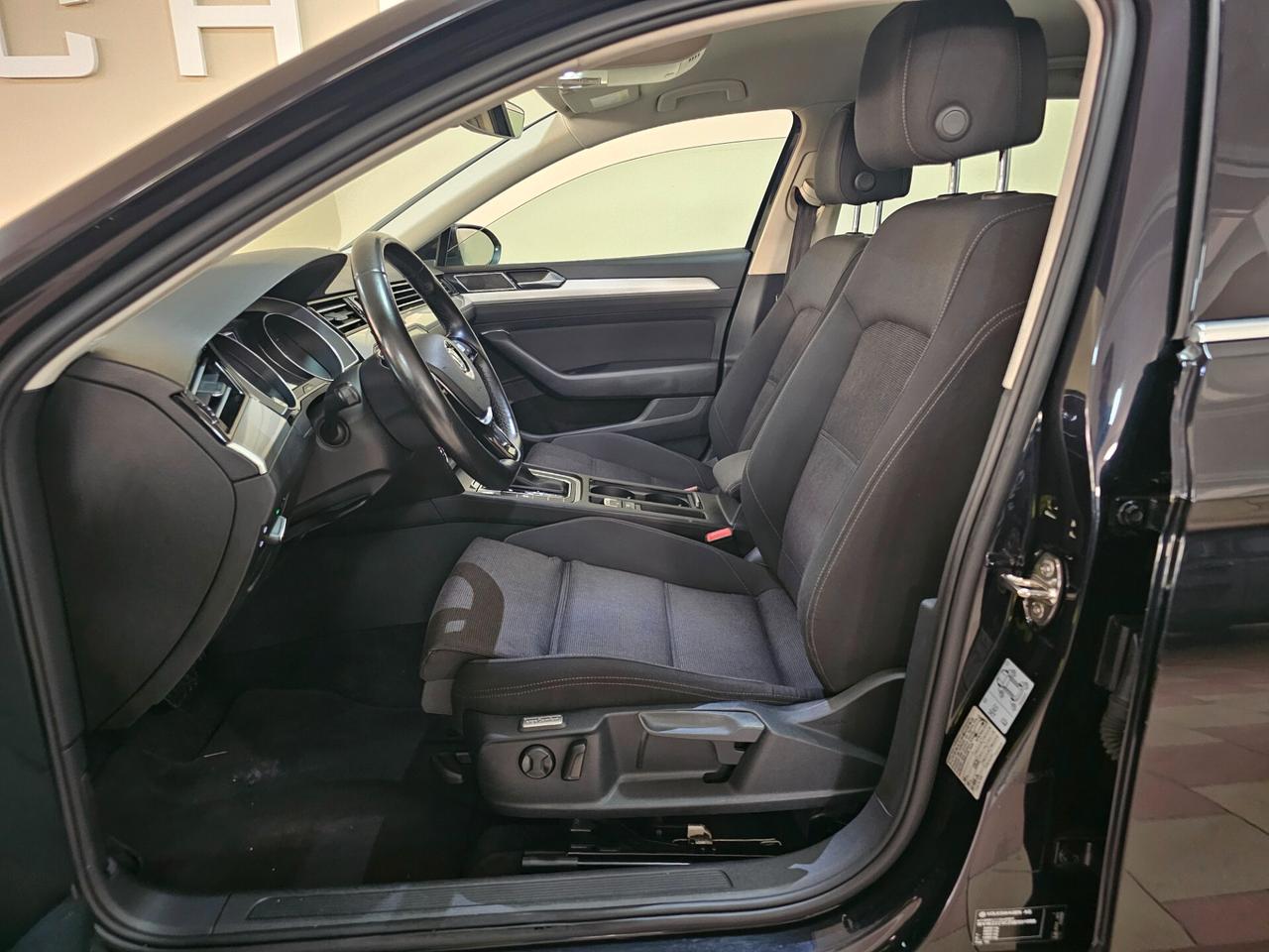 Volkswagen Passat Variant 1.6 TDI SCR DSG Business BMT