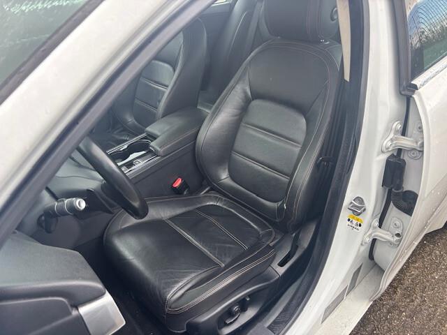 Jaguar XE 2.0 D 180 CV aut. Portfolio