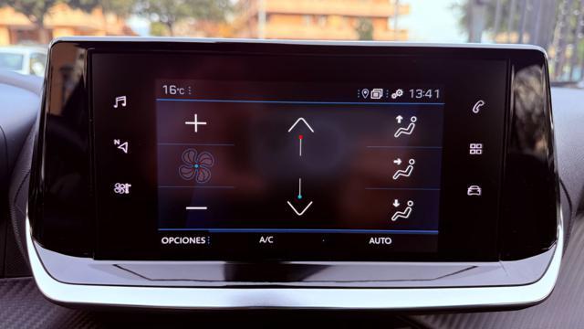 PEUGEOT 2008 1.2PURETECH 100CV S&S ALLURE*CL17*FULL LED*