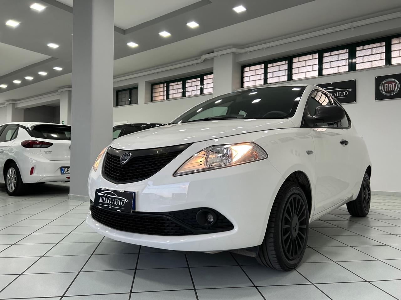 Lancia Ypsilon 1.2cc 69 CV 5 porte Gold