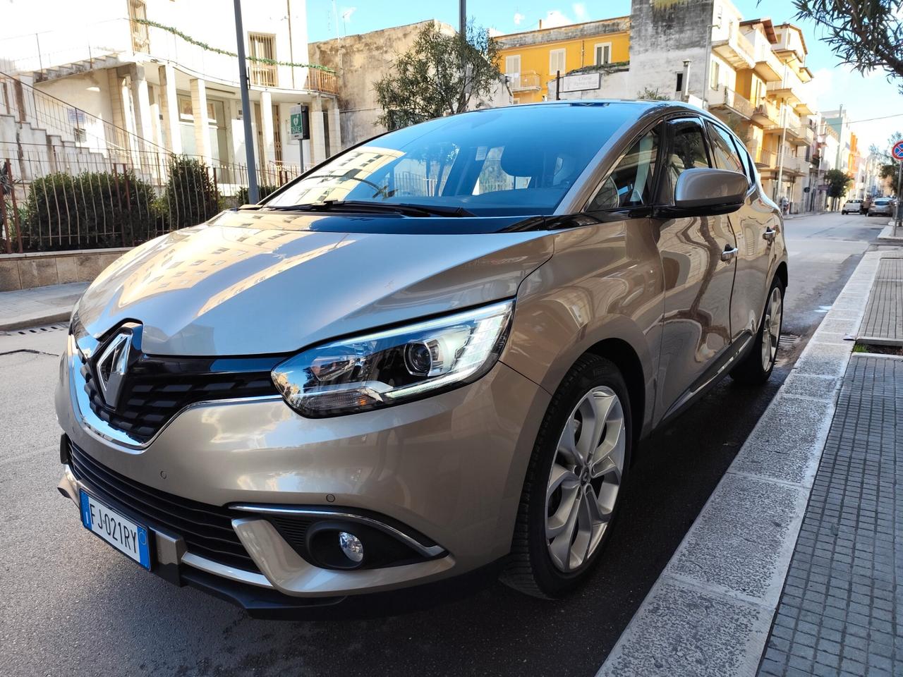 Renault Scenic 1.5 dCi 110CV AUTOMATICA NAVI