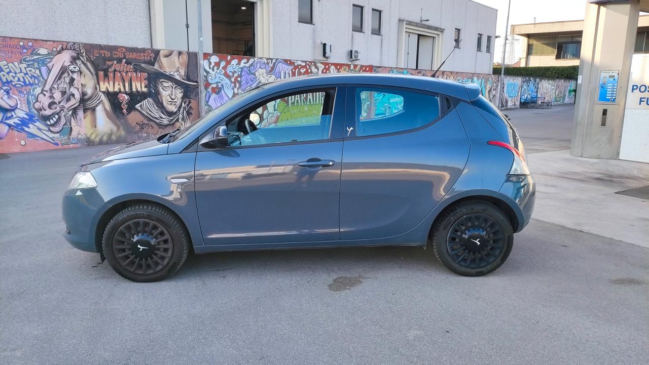 Lancia Ypsilon 1.2 69 CV 5 porte GPL Ecochic Gold NEOPATENTATI - 2015