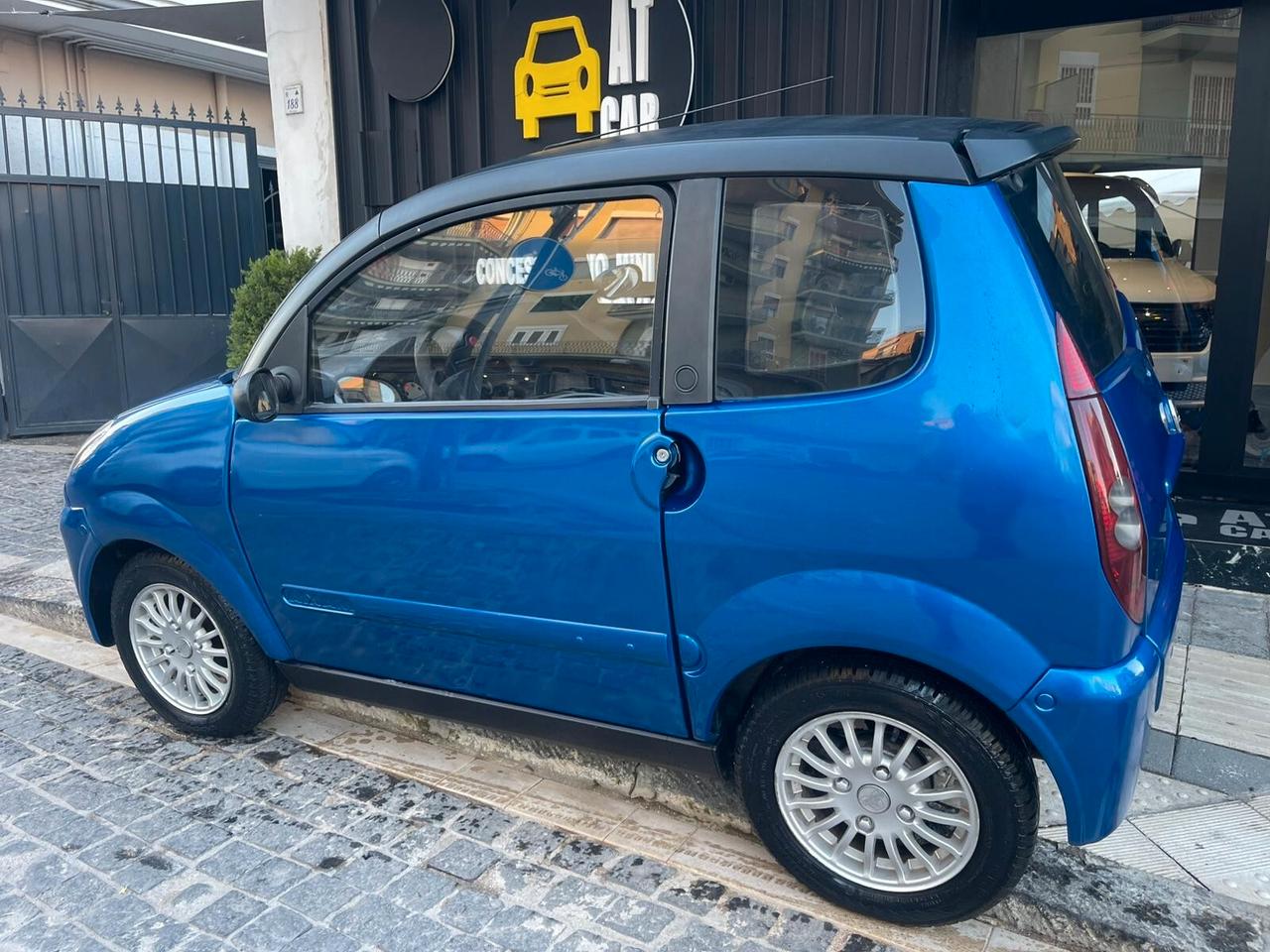 Minicar Aixam City blue edition