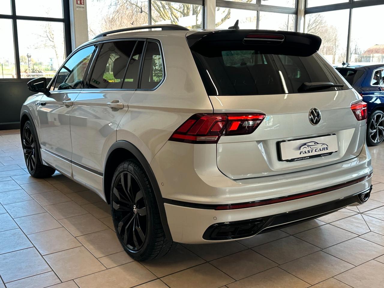 VOLKSWAGEN TIGUAN 2.0 TDI R-LINE 150CV DSG *CARPLAY*LED*LUCI*