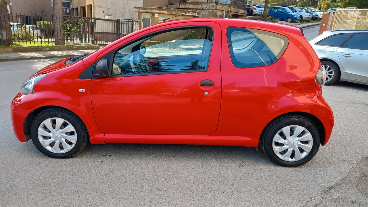 Toyota Aygo 1.0 12V VVT-i 3 porte Lounge Connect
