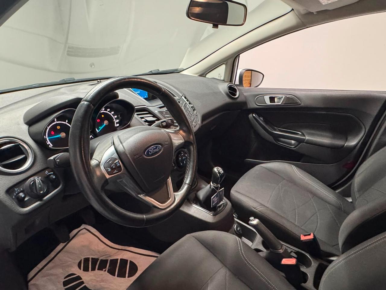 Ford Fiesta 1.5 TDCi 75CV 5 porte Black & White Edition