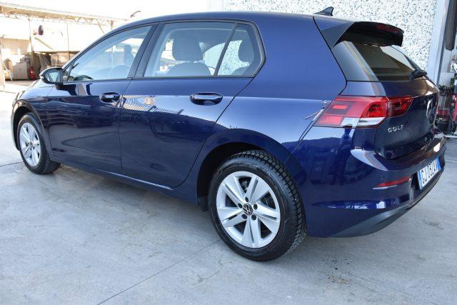 VOLKSWAGEN Golf 1.0 eTSI EVO DSG Life *Luci ambiente*