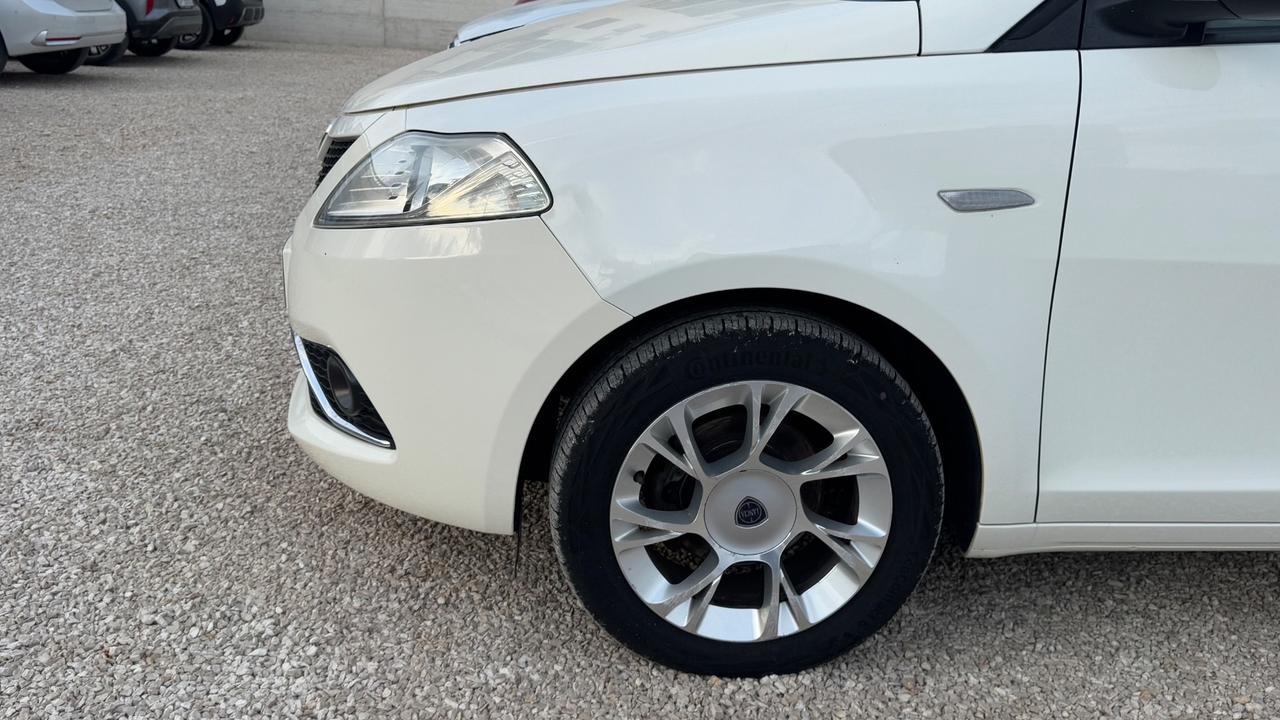 Lancia Ypsilon 1.2 69 CV 5 porte GPL Ecochic Gold