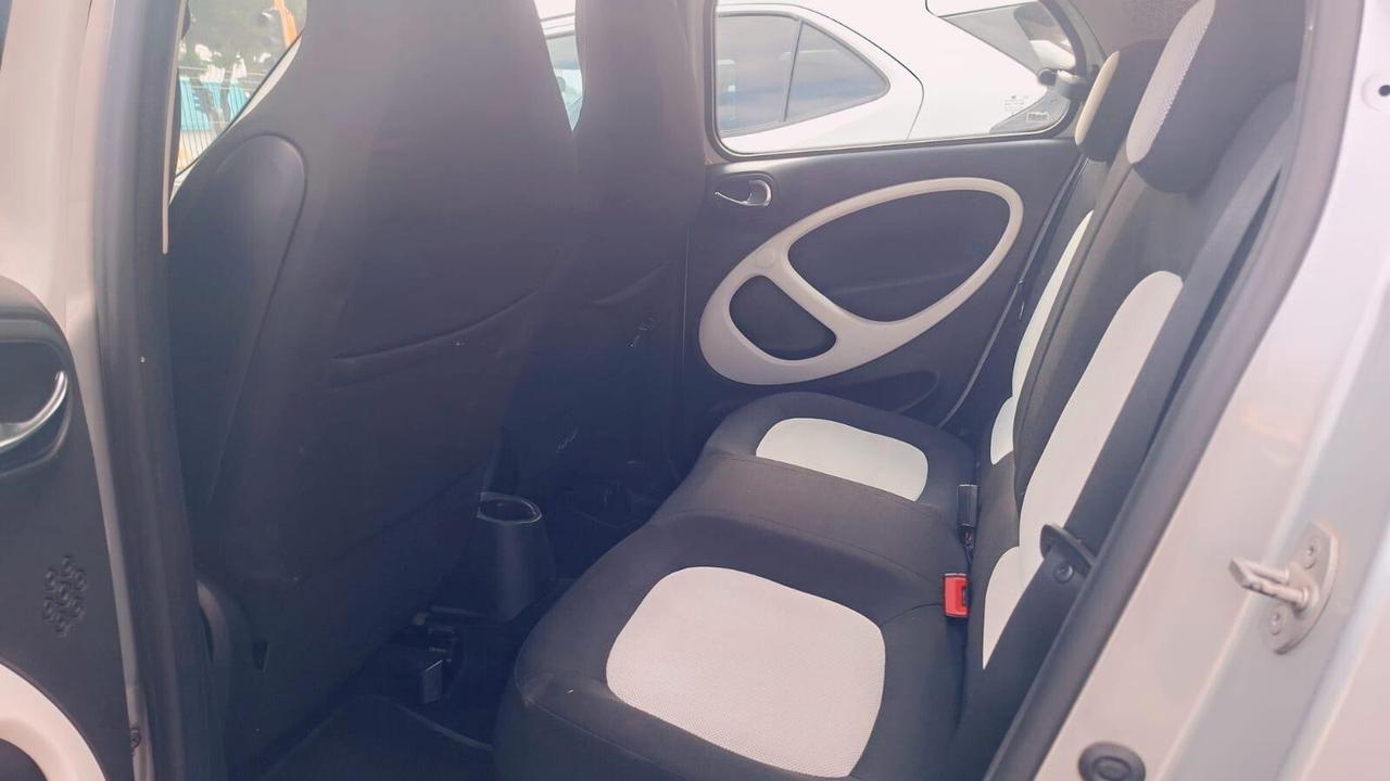 Smart ForFour 70 1.0 Youngster