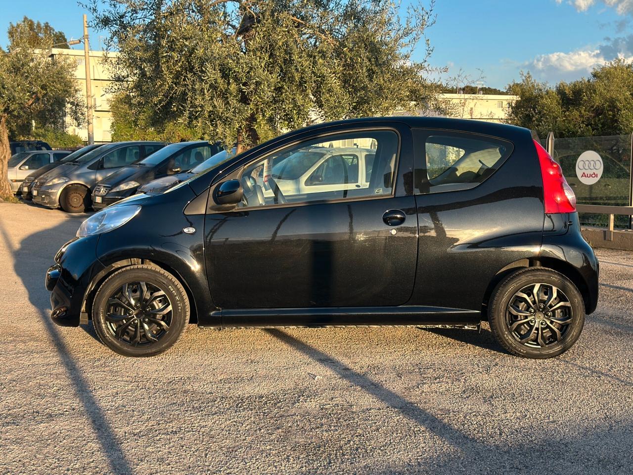 Peugeot 107 1.0 Benzina Automatica