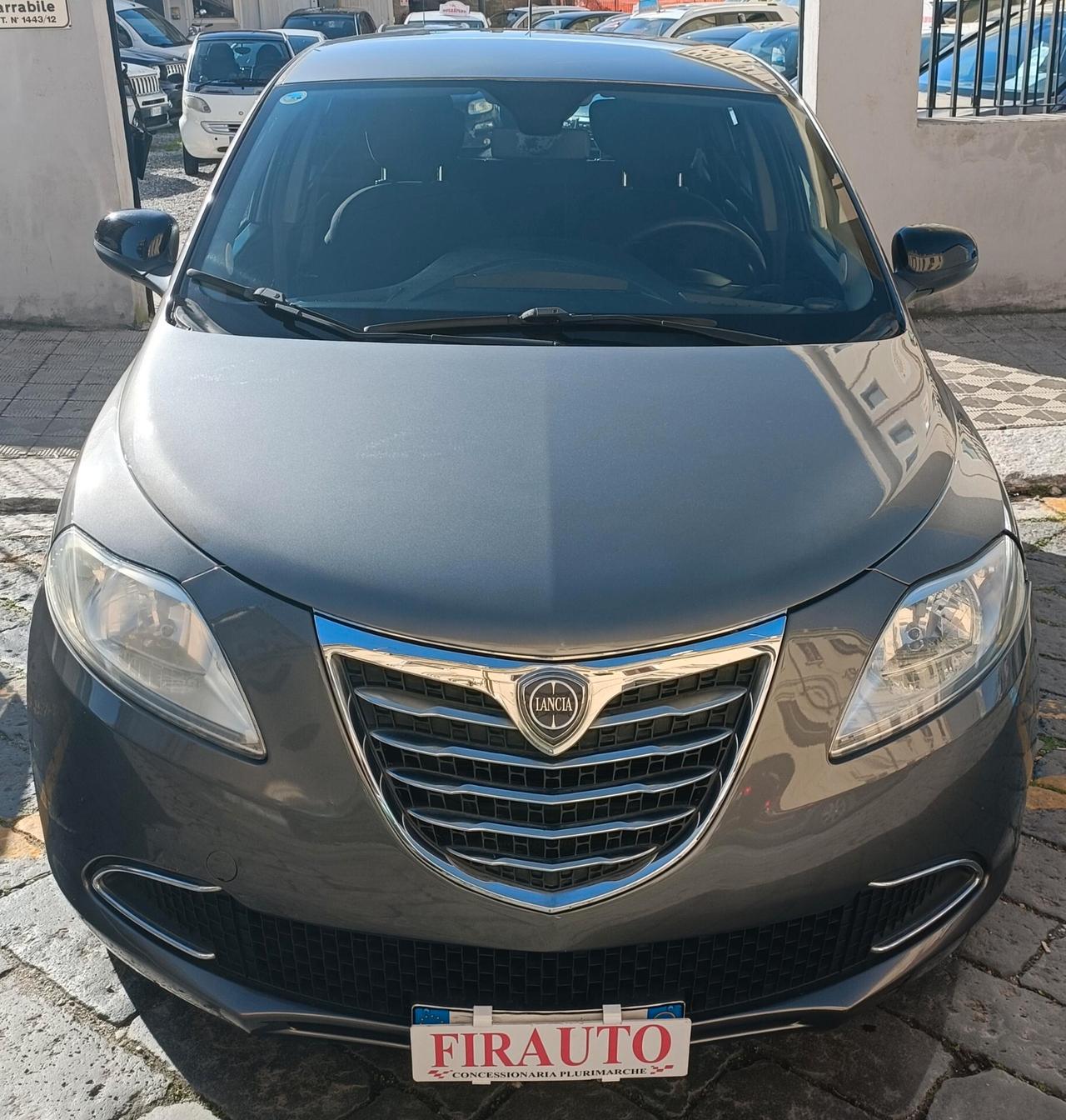 Lancia Ypsilon 1.2 69 CV 5 porte S&S Silver