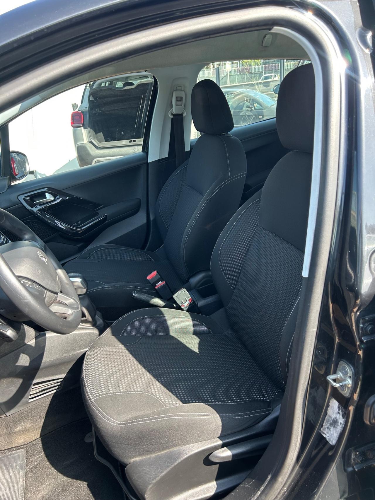 Peugeot 208 1.4 HDi 68 CV 5 porte Active