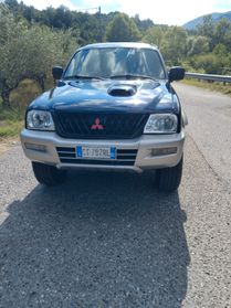 Mitsubishi L200 2.5 TD cat 4WD Club Cab Intense