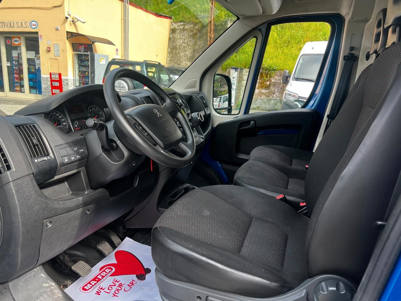 Peugeot Boxer 330 BlueHDi 120 S&S PC-TN Combi Comfort