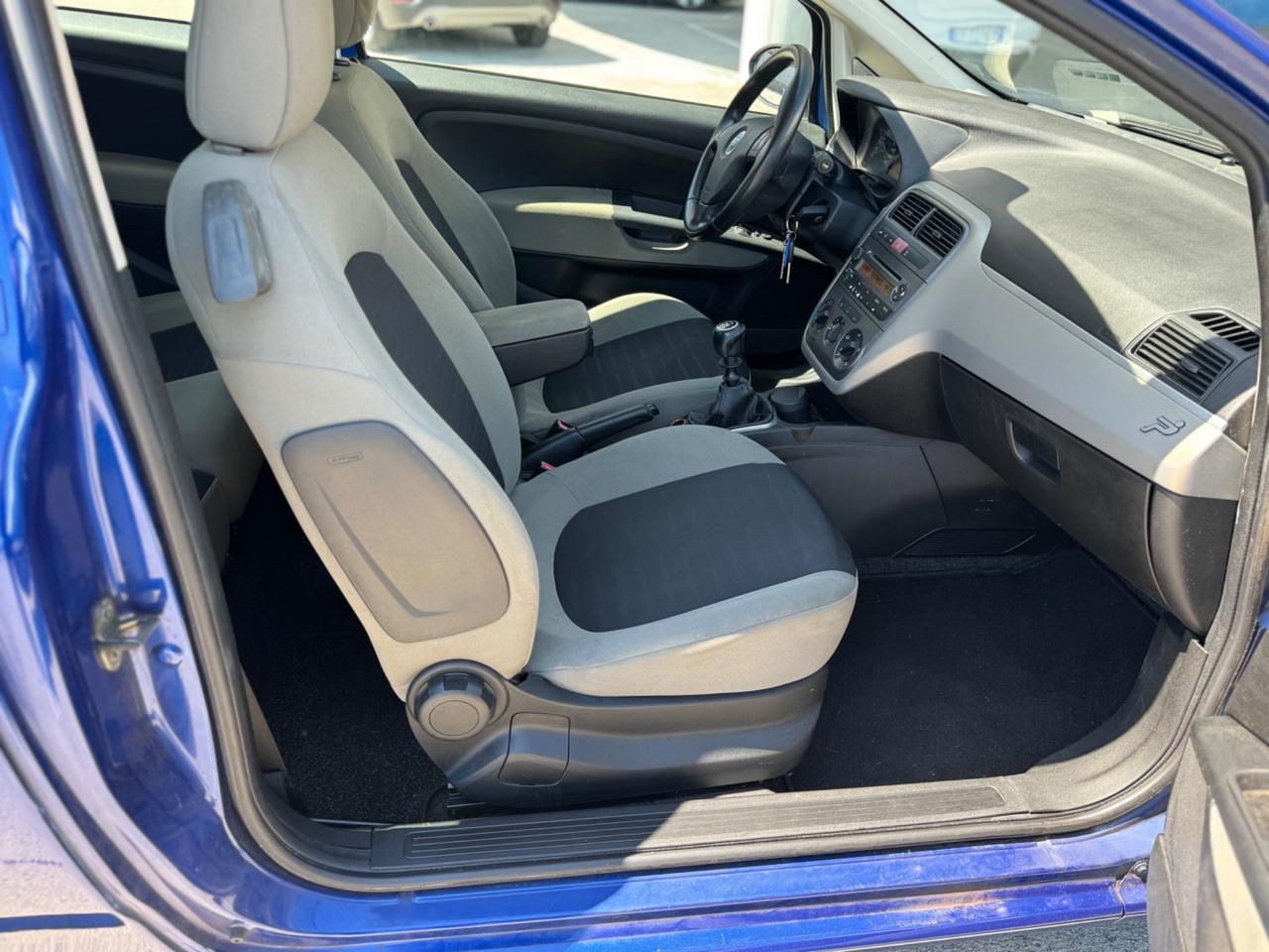 Fiat Grande Punto 1.4 Starjet 16V 3P. Giugiaro Sport