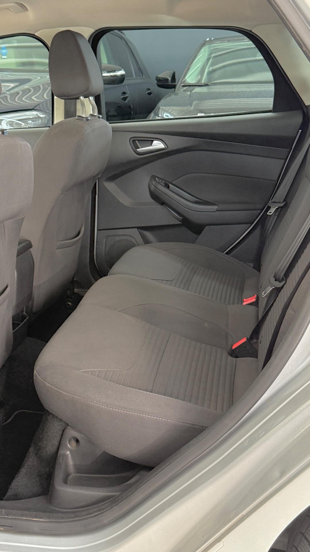 Ford Focus 1.6 120 CV GPL SW Titanium