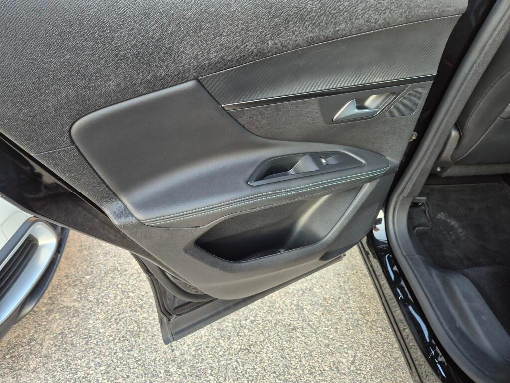 Peugeot 3008 BlueHDi 130CV EAT8 ALLURE