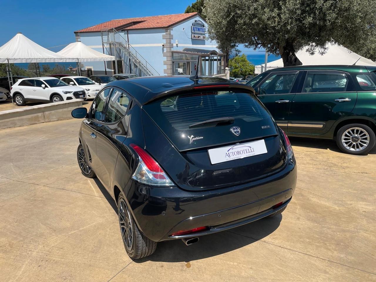 Lancia Ypsilon 1.0 FireFly 5 porte S&S Hybrid Gold