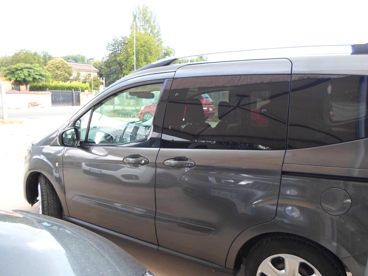 Ford Tourneo Courier 1.5 TDCI 75 CV Plus