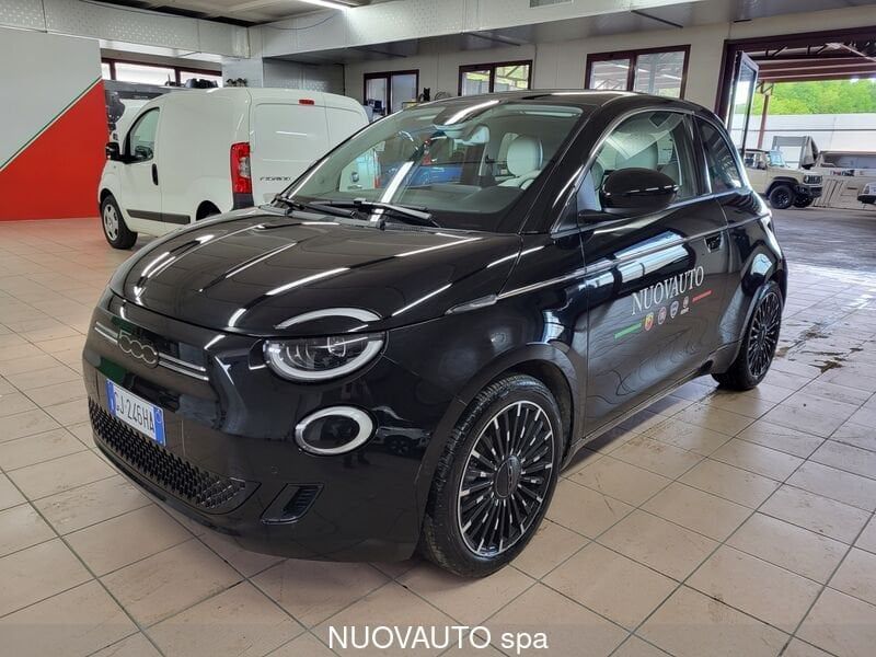 FIAT 500 Nuova 3+1 MY23 La Nuova Serie1 La Nuova 5