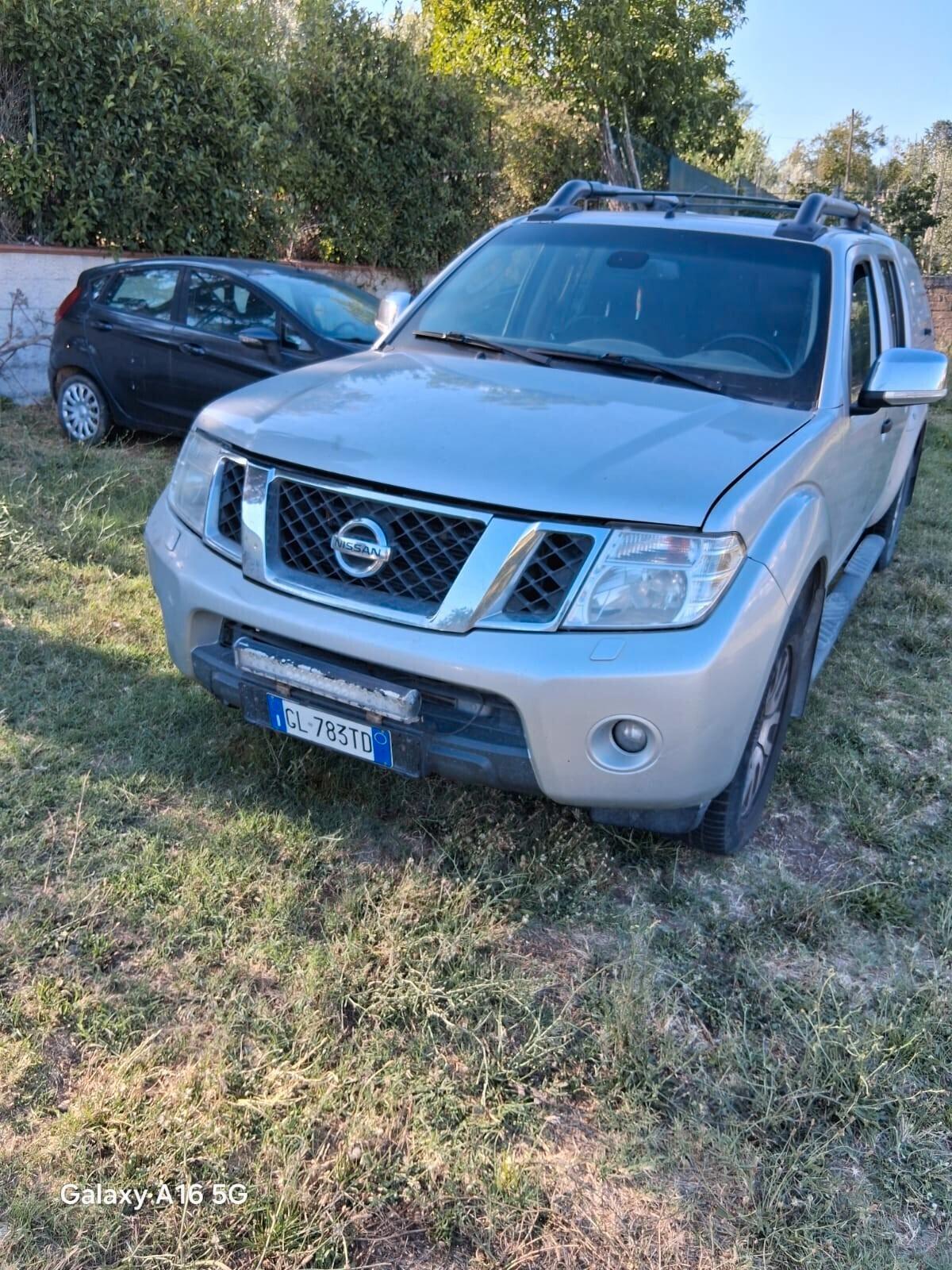 Nissan Navara 3.0 dCi 4 porte Double Cab LE V6