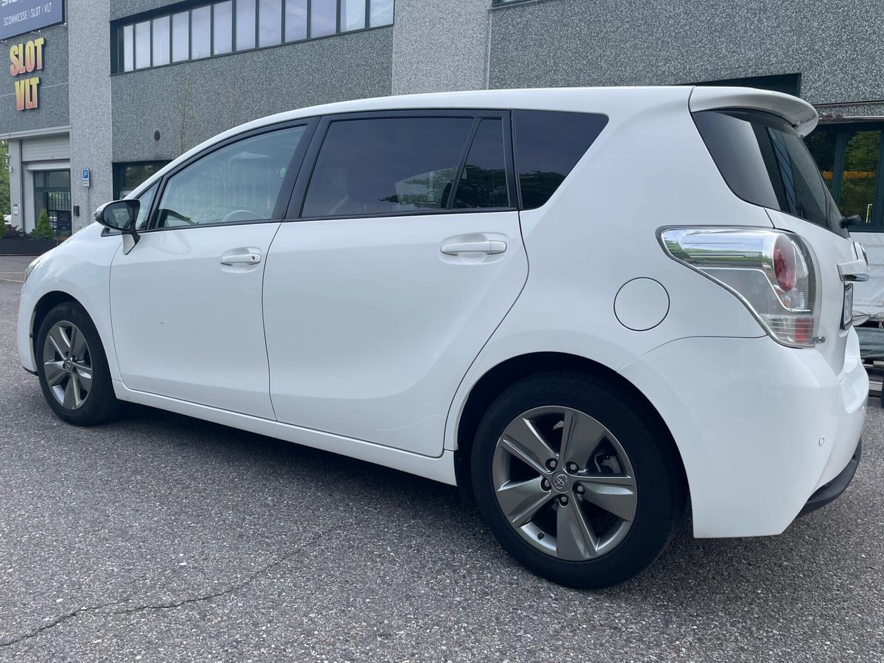 Toyota Verso 1.6 D-4D 7 posti*Tetto*Navi*Neopatentati*