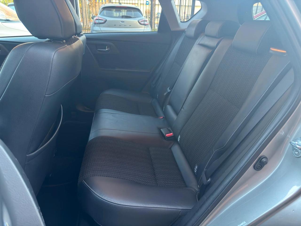 Toyota Auris 1.8 Hybrid Lounge