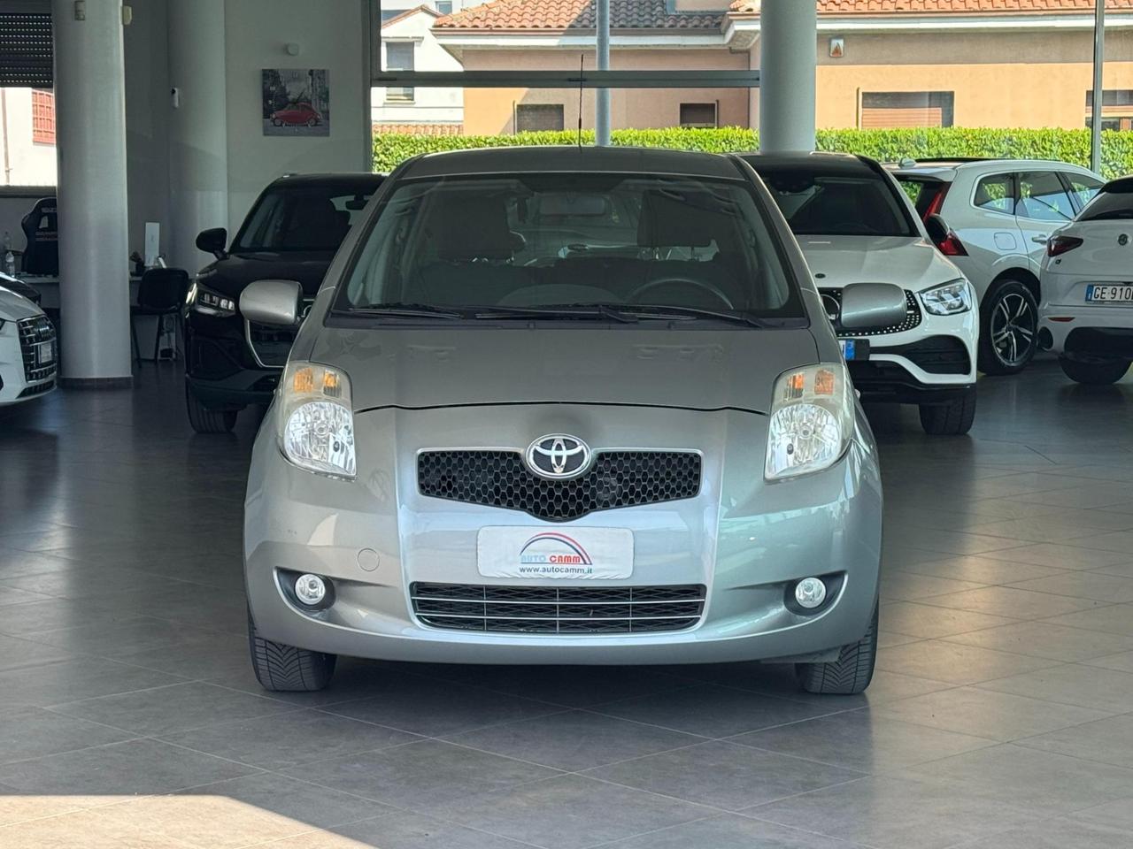 Toyota Yaris 5p 1.3 87cv Automatica Neopatentati