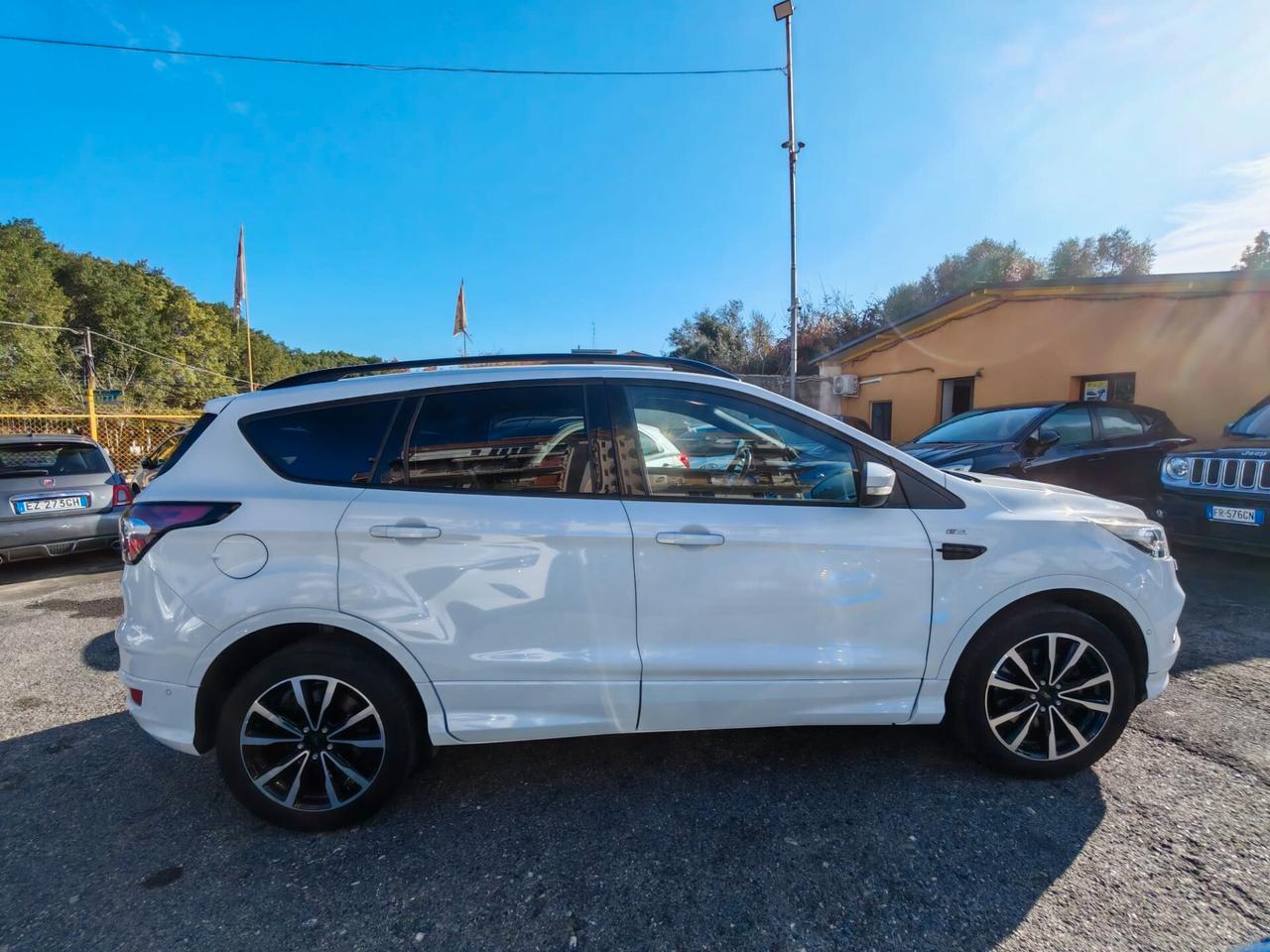 Ford Kuga 1.5 TDCI 120 CV S&S 2WD Powershift ST-Line