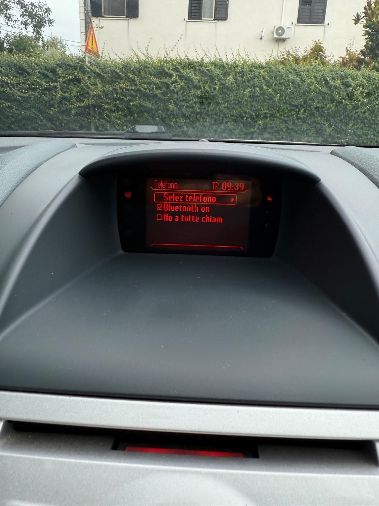 Ford Fiesta 1.4 5 porte GPL Titanium neopatentati
