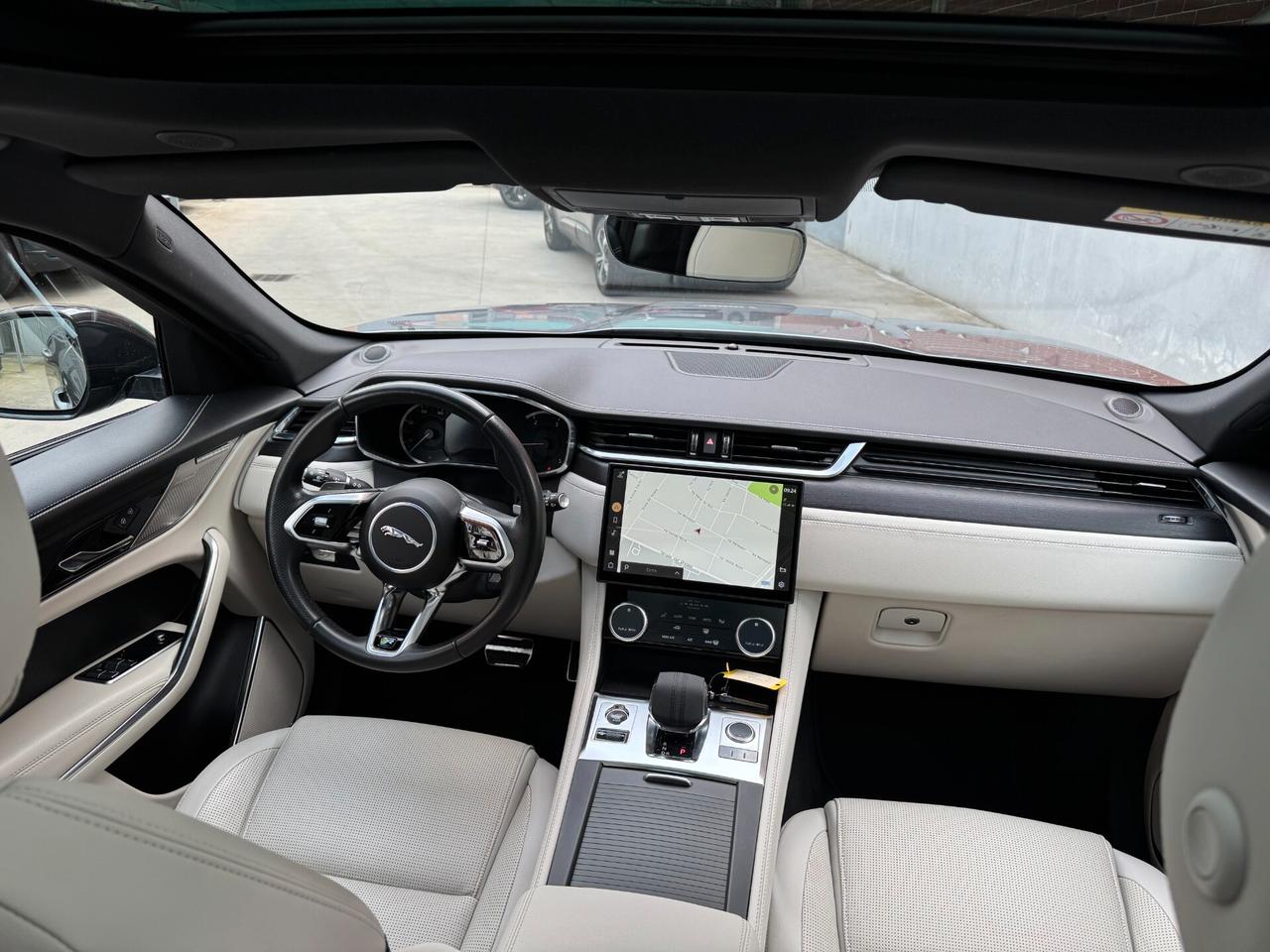 Jaguar F-Pace 2.0 D 204 CV AWD aut. R-Dynamic Black