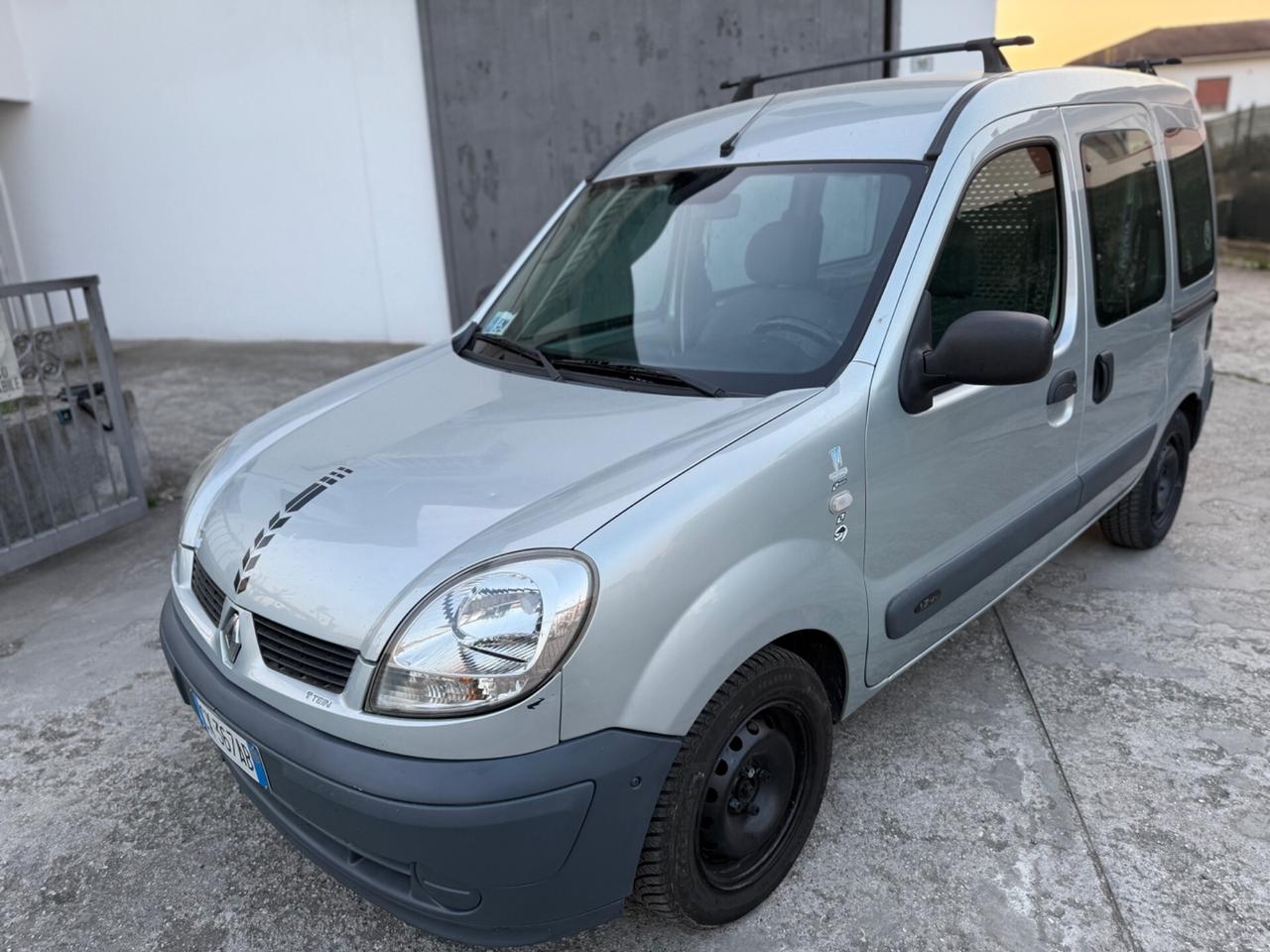 Renault Kangoo 4p. Autocarro 1.2 PEDANA DISABILE