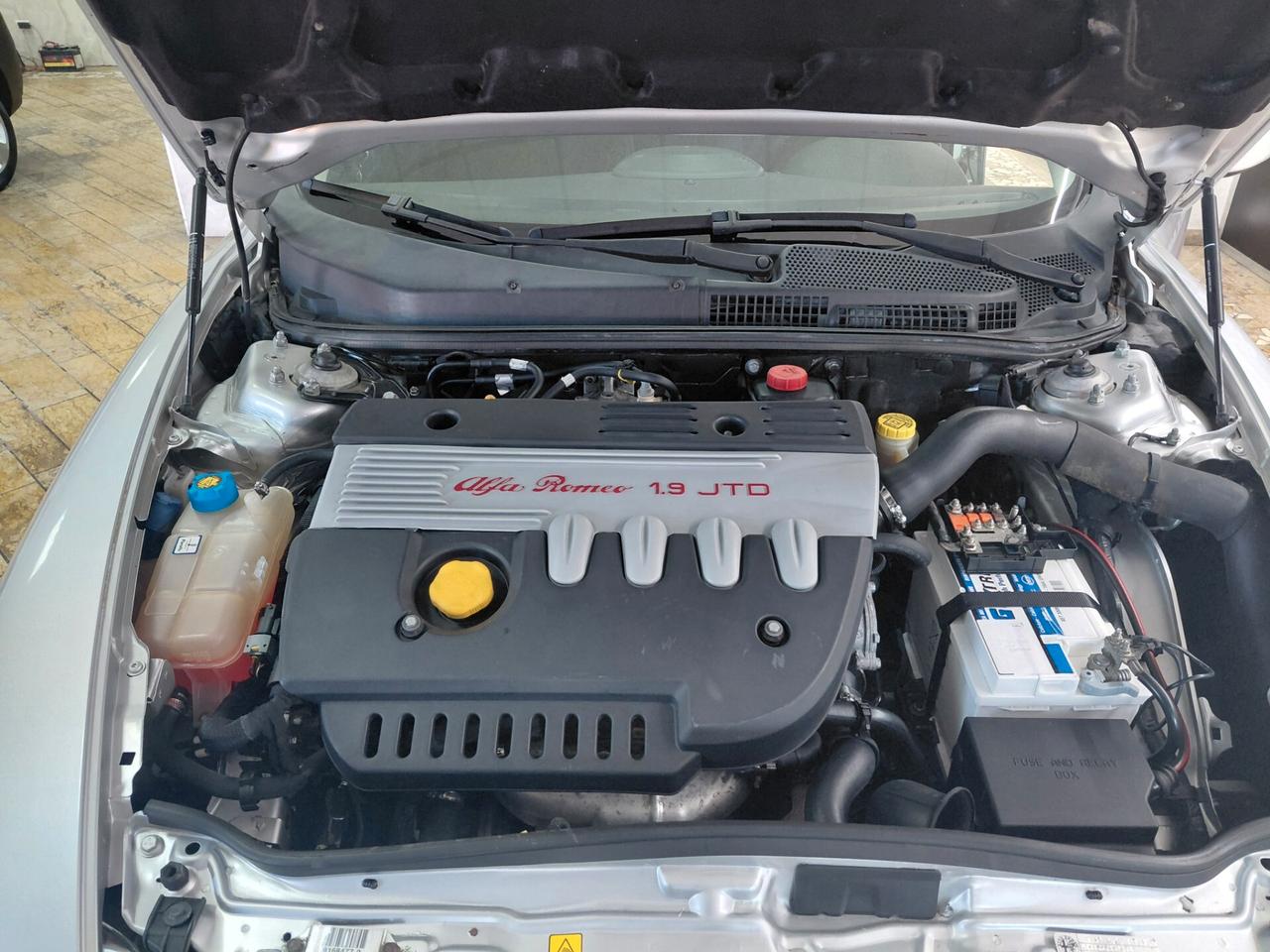 Alfa Romeo 147 1.9 JTD (120) SOLI 117000 KM