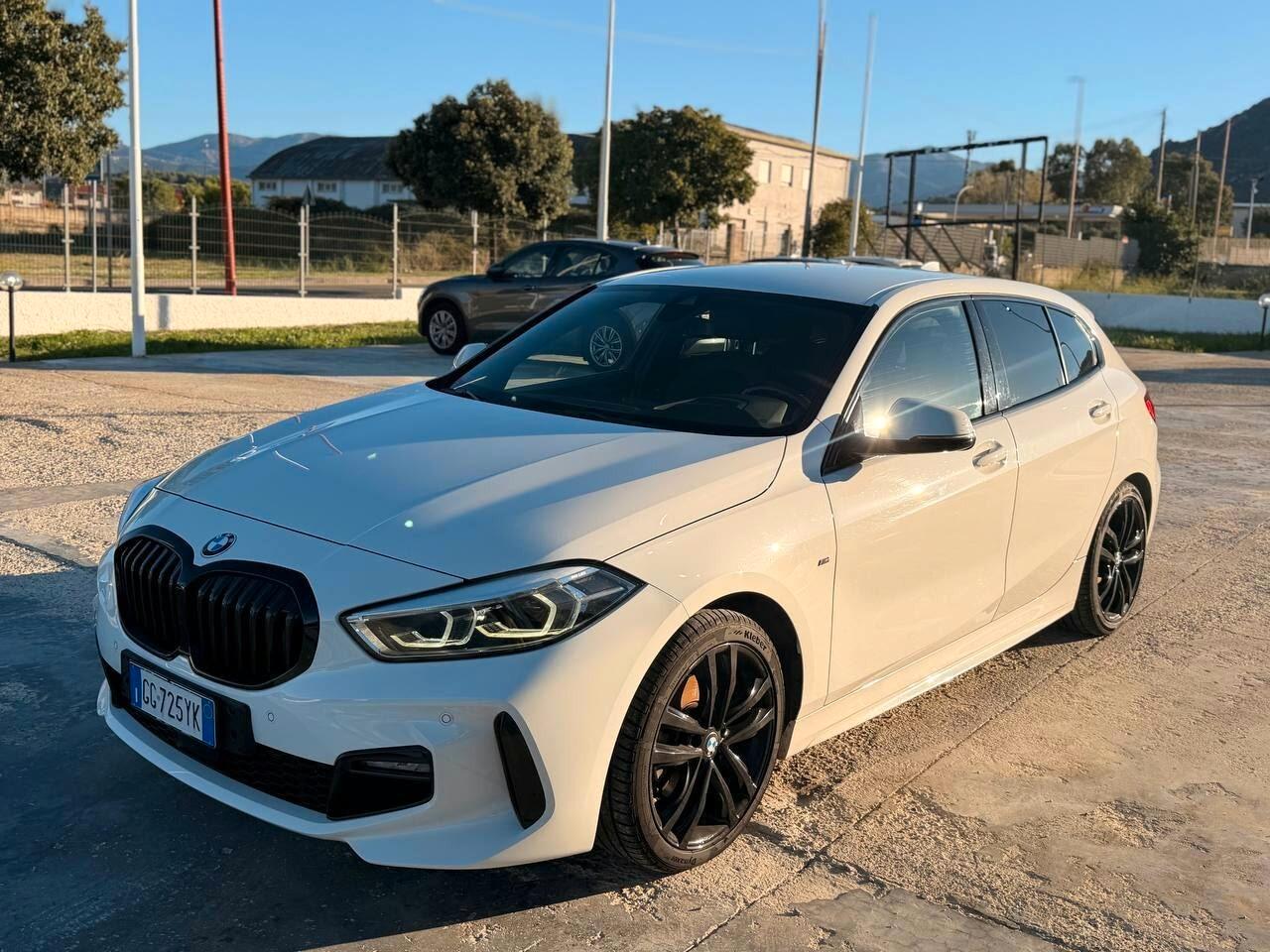Bmw 118 118d 5p. Msport