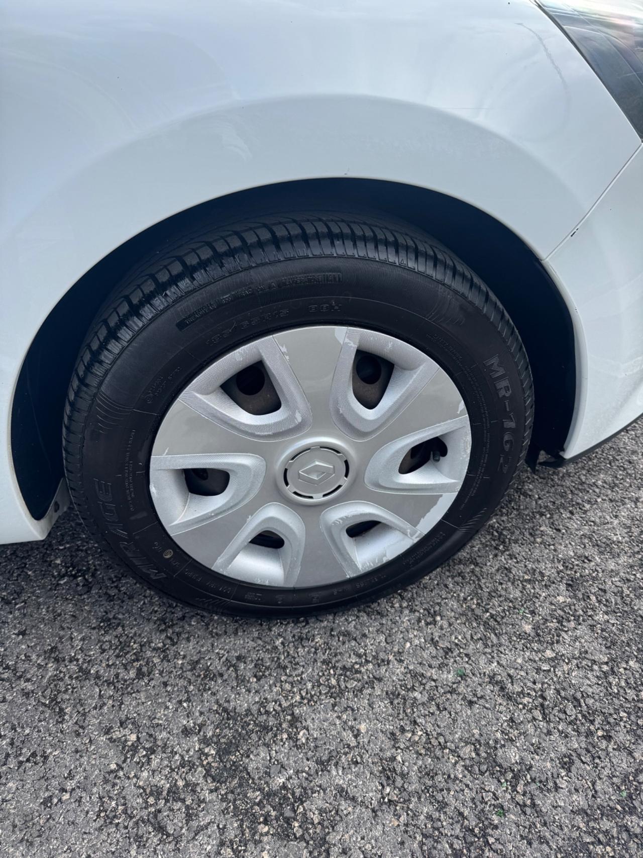 Renault Clio 1.2 75CV GPL 5 porte