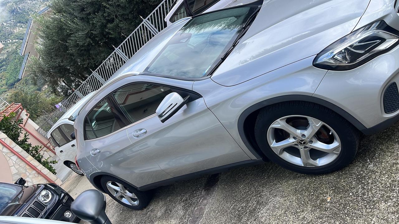 Mercedes-benz GLA 200 d Automatic Sport