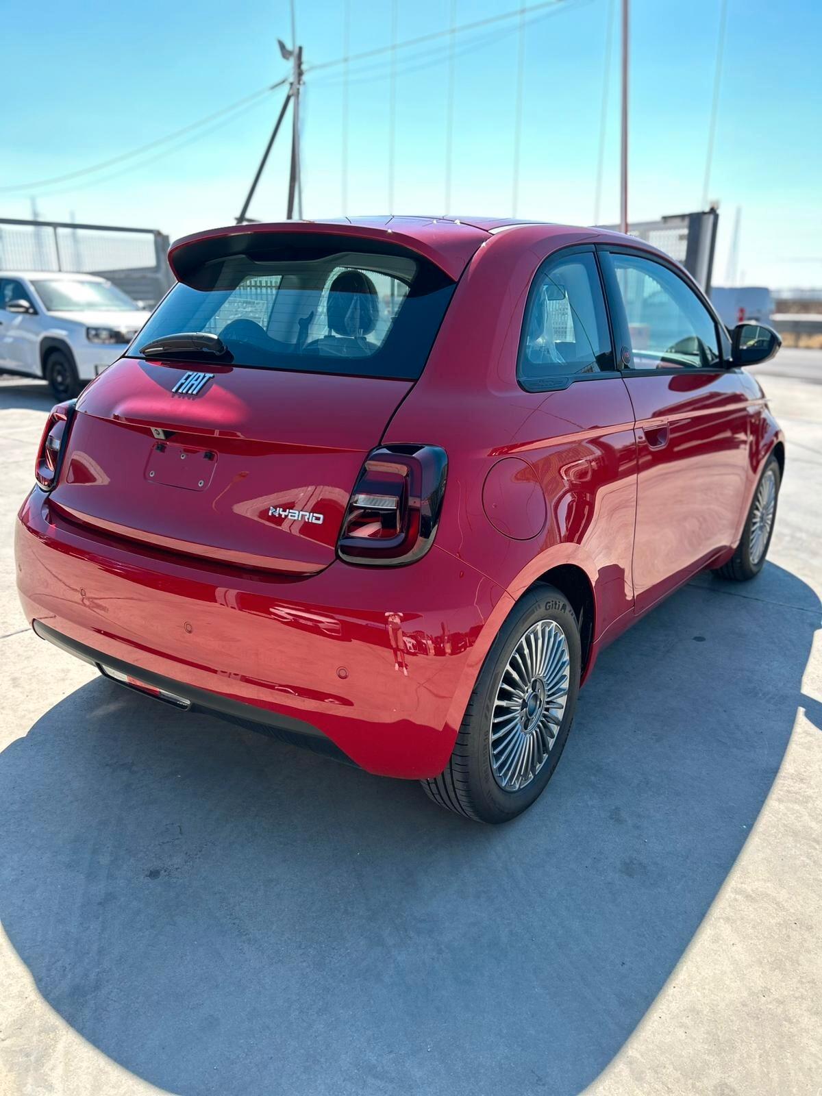 Fiat 500 Berlina Hybrid Icon